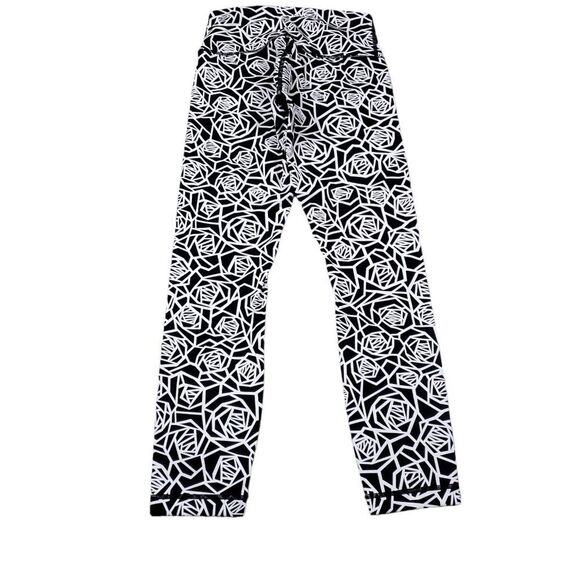 Lululemon High Times Leggings 3/4 Length Posey Black White Geometric Rose Size 4 - Picture 3 of 11